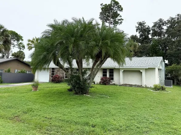 2274 LAKESHORE CIRCLE, PORT CHARLOTTE, FL 33952