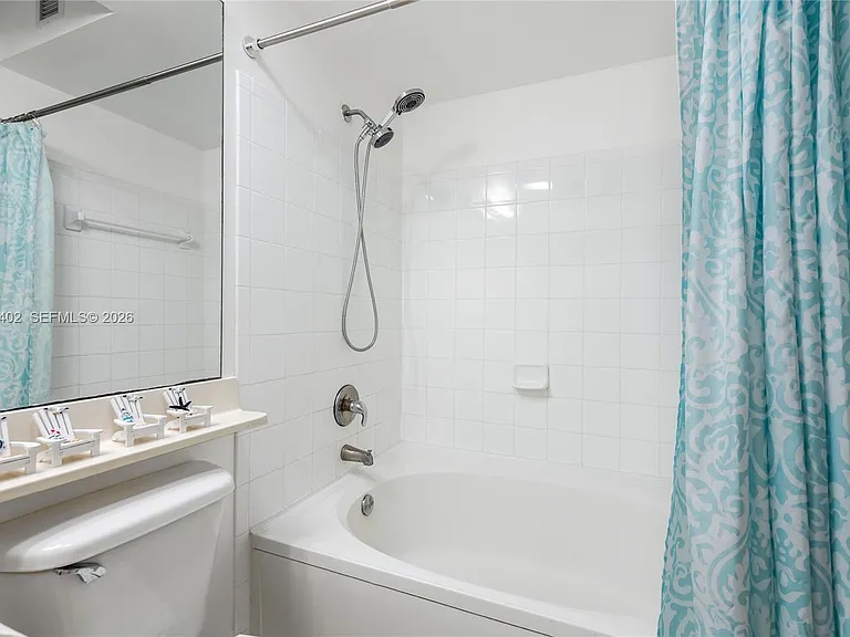 17100 N Bay Rd #1414 — Photo 20