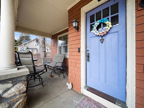 4th image of 2 Whittier Rd