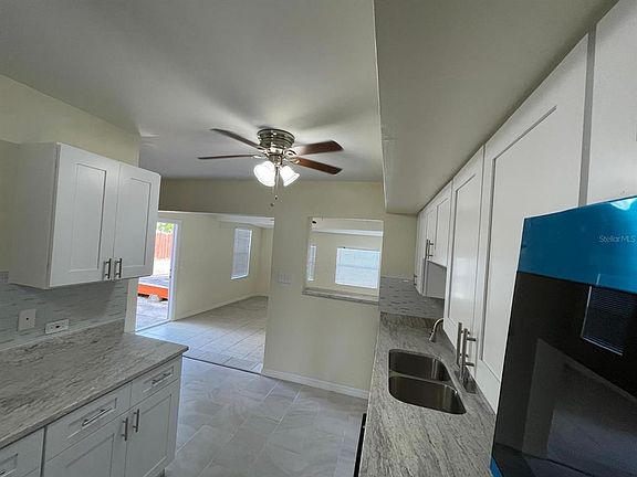 5th image of 309 Country Club Dr
