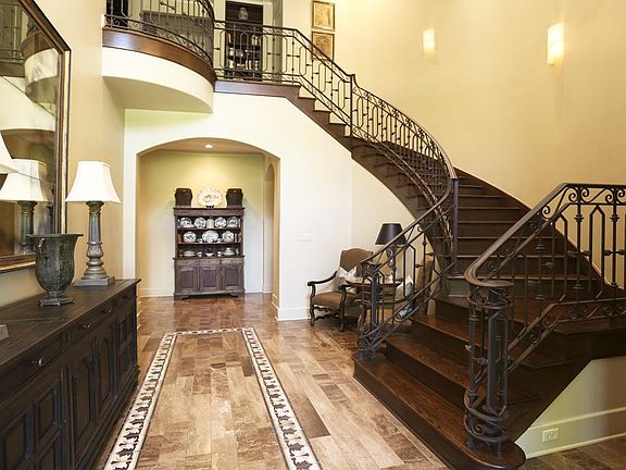 ChÃ?Â¢teau Dominique antique tiles