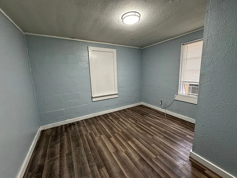 704 NW Alma Ave #101 — Photo 6