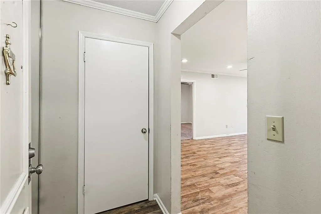 3 bed, 2.0 bath, $1,950 — Photo 2