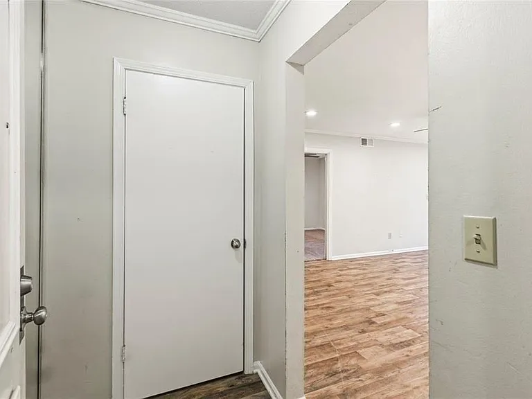 6851 Roswell Rd #D15 — Photo 2