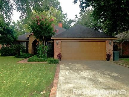 Front of home with landscaping