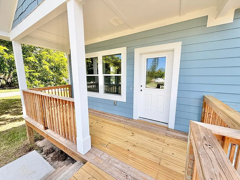 4861 Catalina Dr — Photo 13