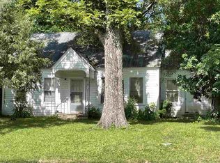 318 N Market St, Carthage, TX 75633