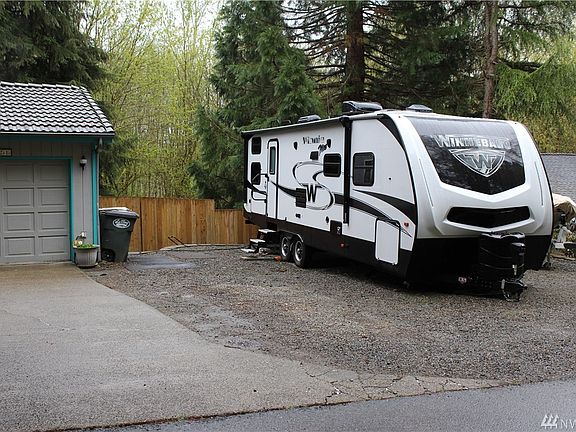 3rd image of 2821 Sienna Dr SE