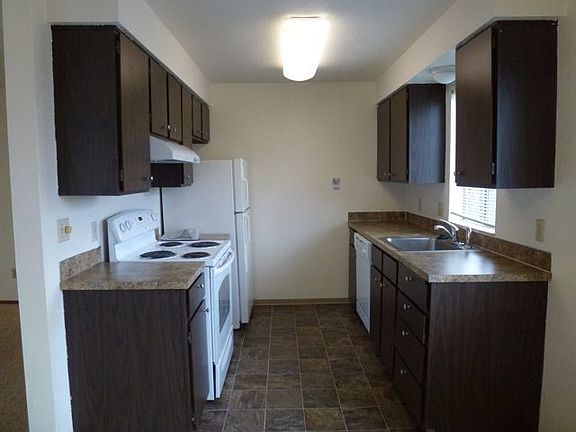 3rd image of 8746 Phinney Ave N APT 202