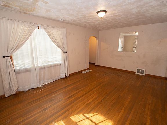 5th image of 56402 Elmer Ave