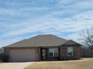 42197 Max Henry Dr, Shawnee, OK 74804