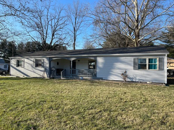 390 E Sycamore St, Morgantown, IN 46160