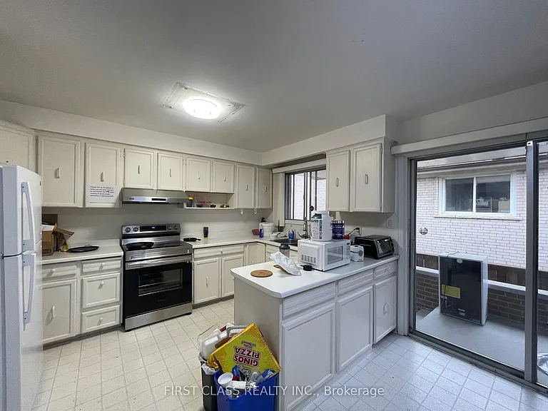 93 Peckham Ave #N3 — Photo 6