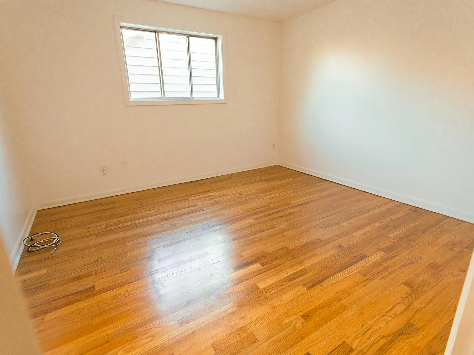 1 bed, 800 sqft, $1,050 — Photo 4