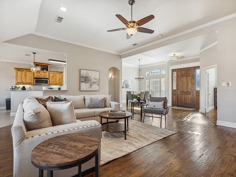 3312 Sycamore Dr — Photo 1