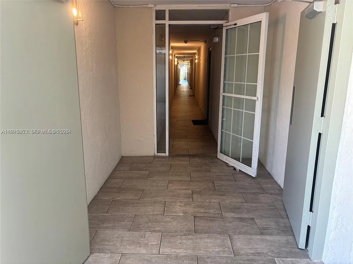 Building Photo - 8240 SW 210th St #201