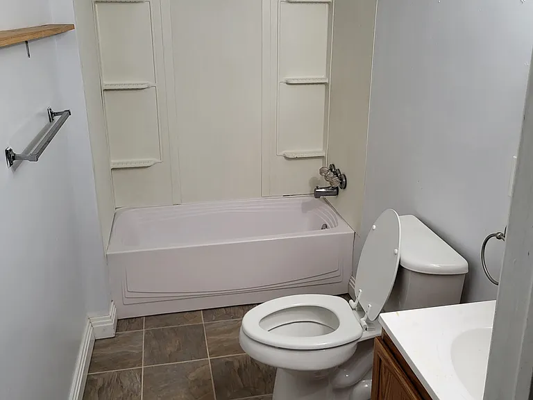 58 Continental Ave — Photo 7