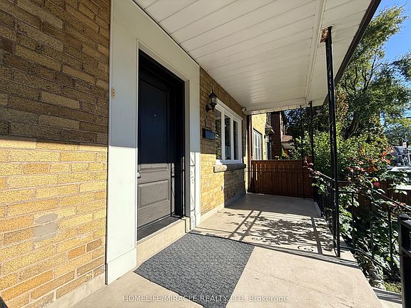 4th image of 228 Browning Ave