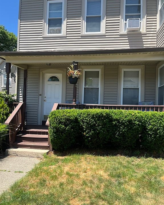 1st image of 239 Safford St #1