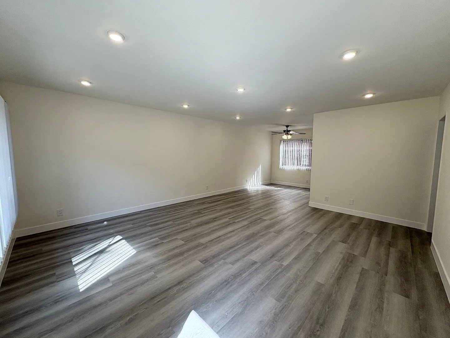 8123 Langdon Ave — Photo 2