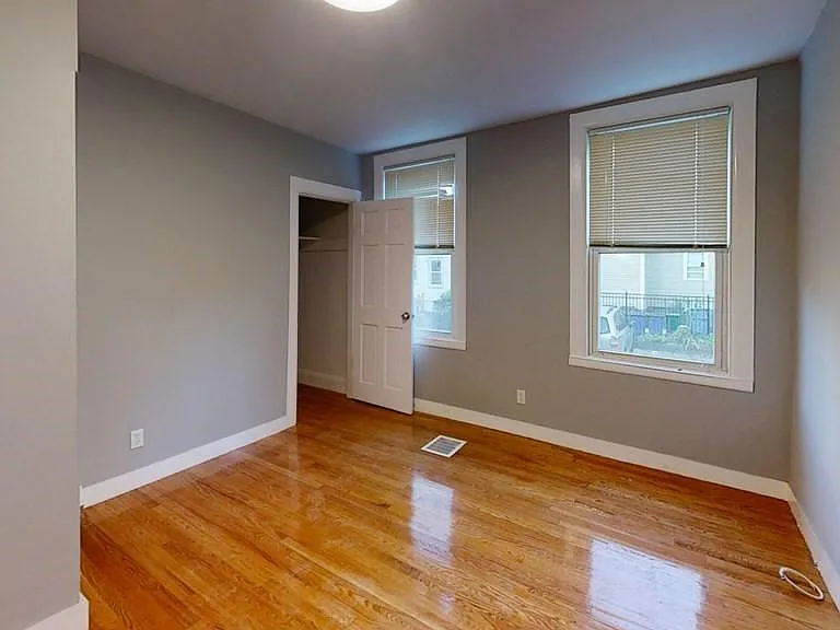 381 Cardinal Medeiros Ave #1R — Photo 5