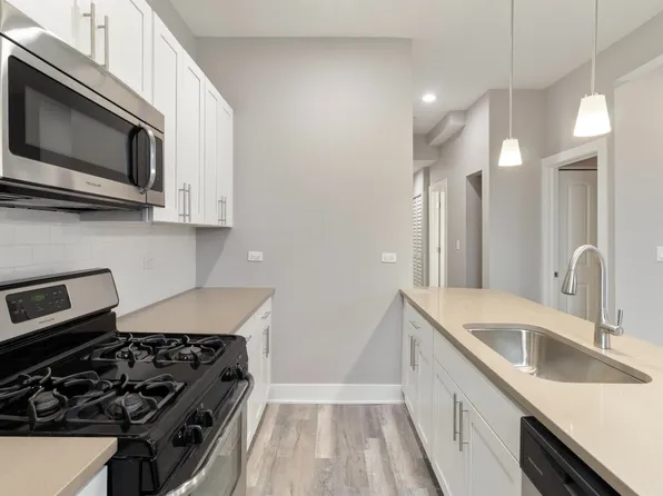 2053 W Iowa St #3B, Chicago, IL 60622