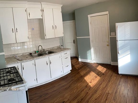 2nd image of 21 Clay St #3