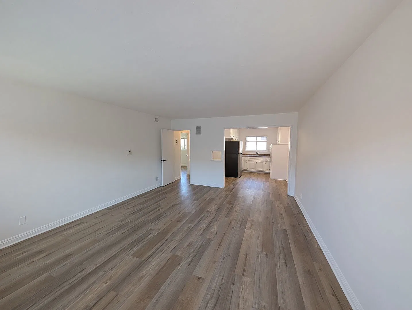 1541 N Formosa Ops — Photo 3