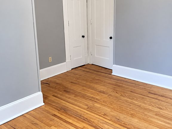 4th image of 295 Maple St APT 4