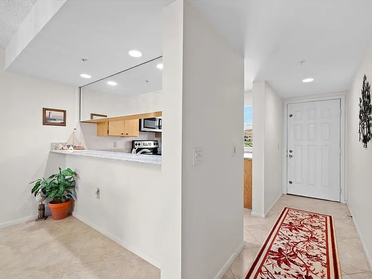 2001 Marina Isle Way #405 — Photo 3