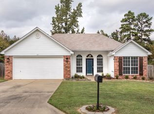 69 Meadow Ridge Loop, Maumelle, AR 72113