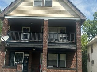 Nice Cossey third floor unit, Cleveland, OH 44104