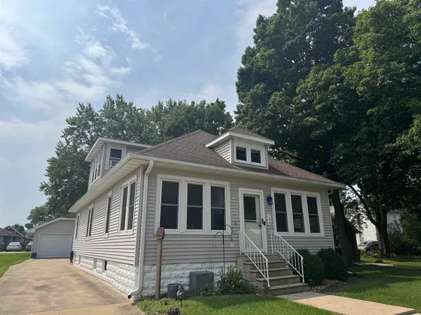 706 Wemple St, Parkersburg, IA 50665