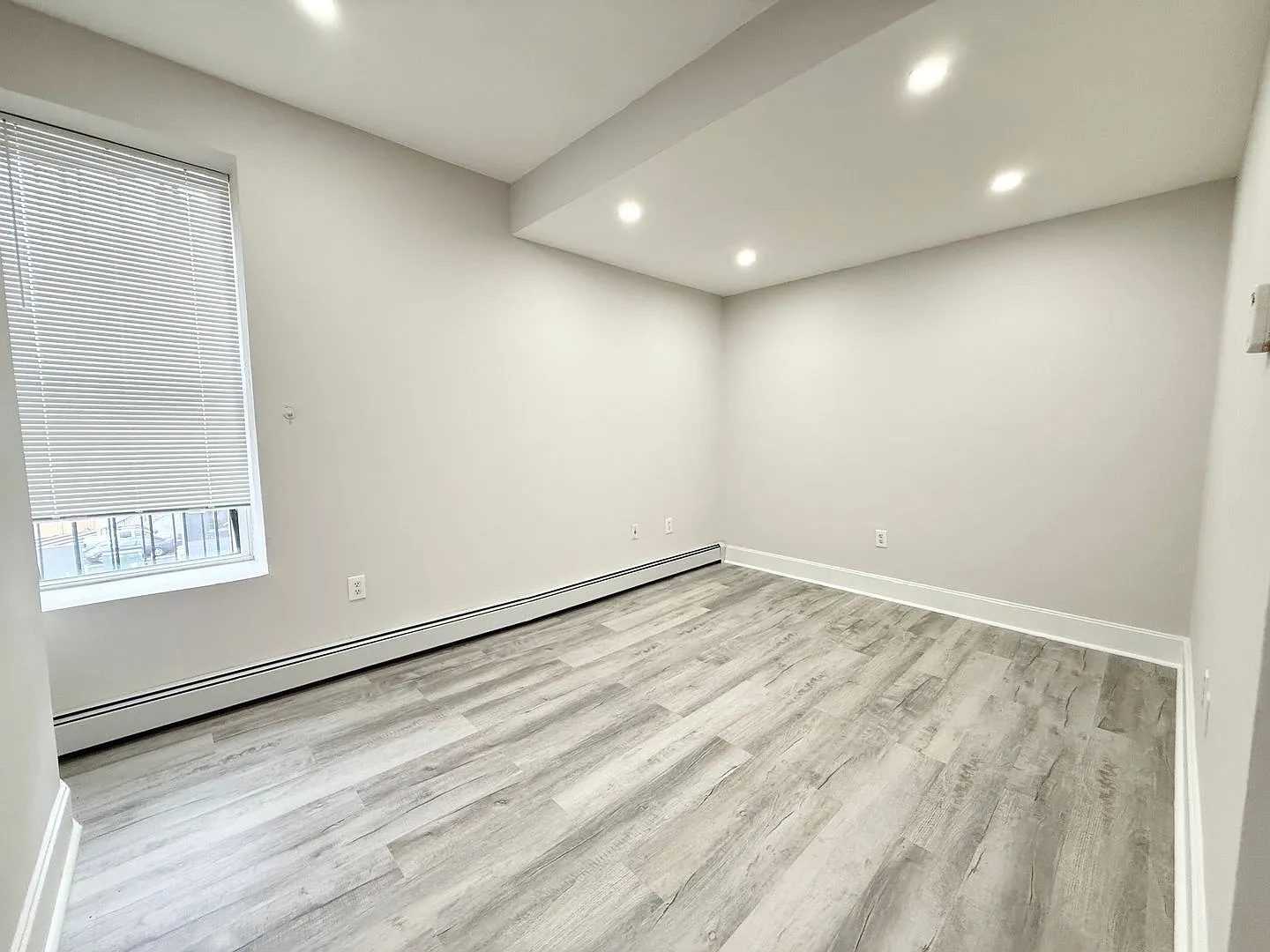 3bed in Roxbury is available on 9/1 — Photo 2