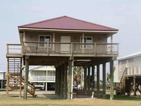 130 Iberville Ln, Grand Isle, LA 70358