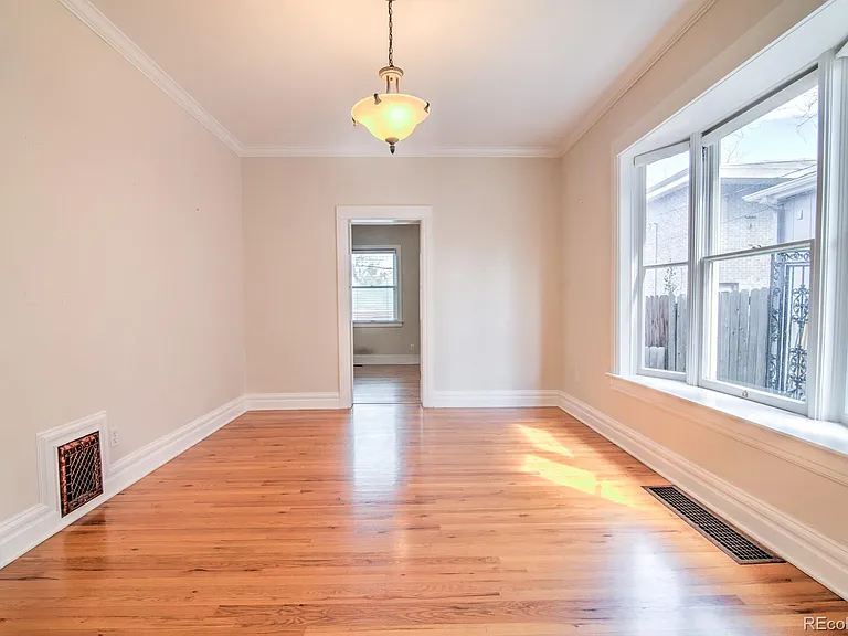 86 N Pearl St — Photo 7