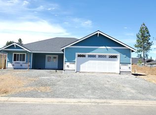222 Retirement Ln, Cave Junction, OR 97523