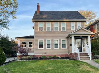 1197 W Clifton Blvd, Lakewood, OH