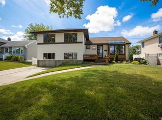 4002 Ralph St S, Seaford, NY 11783