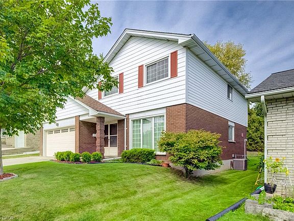 3rd image of 16 Bonnylyn Dr