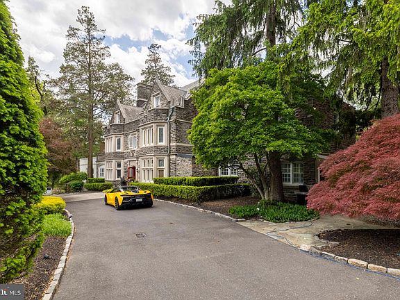 4th image of 1670 Cloverly Ln