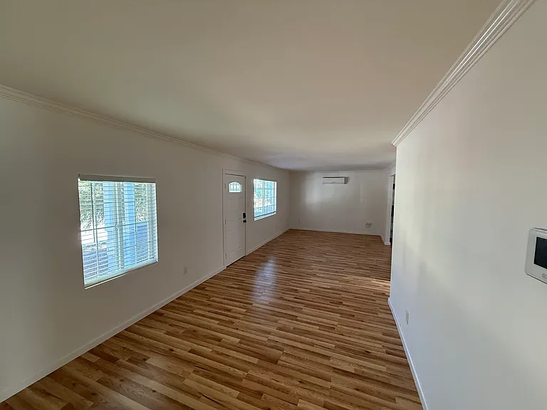 2901 Roosevelt Ln — Photo 3