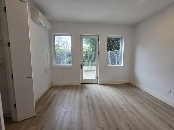 4th image of 1187 New York Ave #1