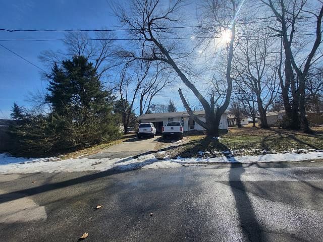 1st image of 121 McCulloch St