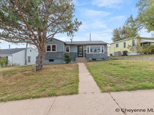 1565 Walnut Dr, Cheyenne, WY 82001