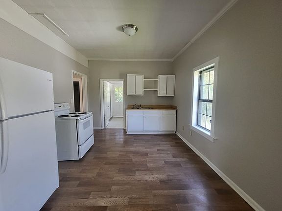 4th image of 826 Gracey Ave