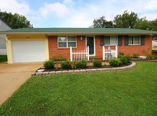 2109 Gladiator Dr, Fenton, MO 63026