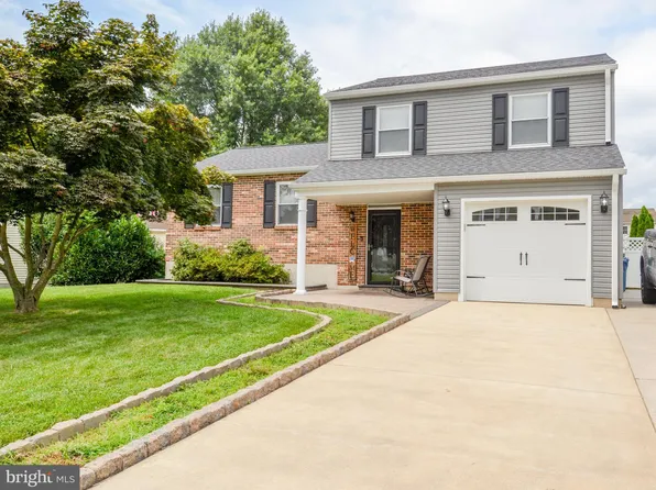 236 Tinsley Ct, Newark, DE 19702