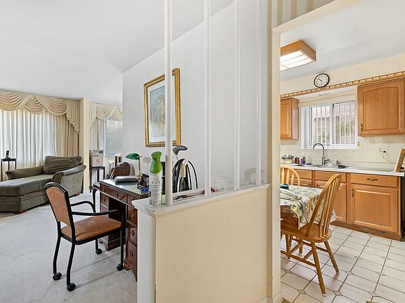 5th image of 7227 N Ridge Blvd APT 1A