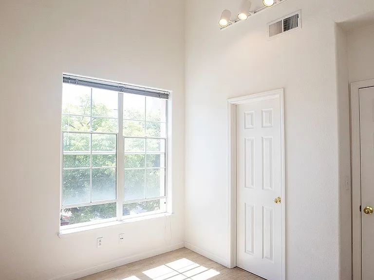 98 Freedom Ln — Photo 3